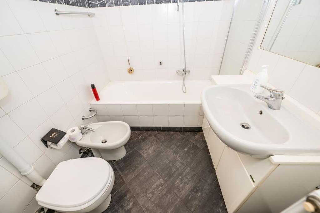 Wonderful Two Floors Apartment Milano Eksteriør bilde