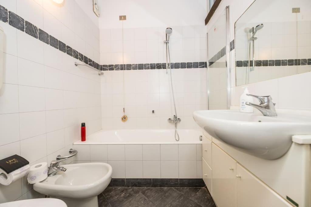 Wonderful Two Floors Apartment Milano Eksteriør bilde